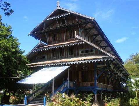 Banua Tada Rumah Adat Suku Tolaki