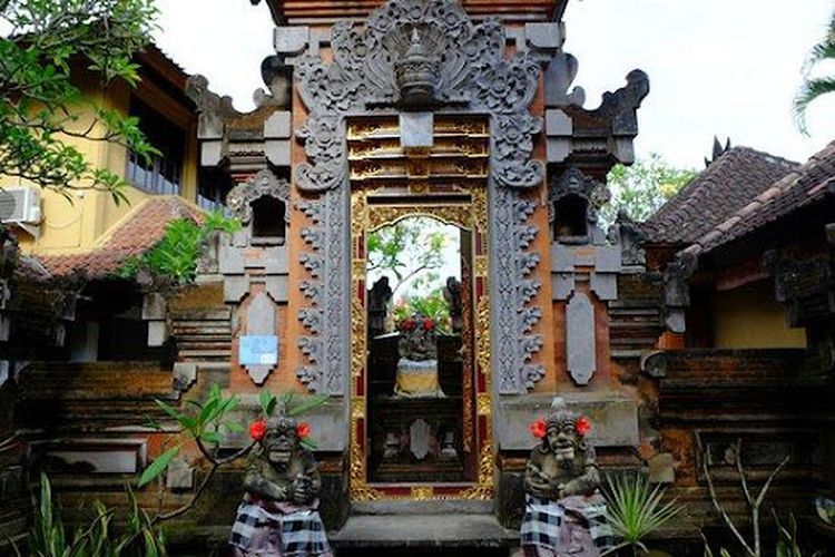 Rumah Adat Bali Bale-Bale sosial dan spiritual